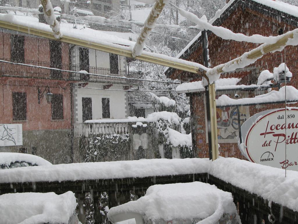 Locanda Del Pittore Arcumeggia Bagian luar foto
