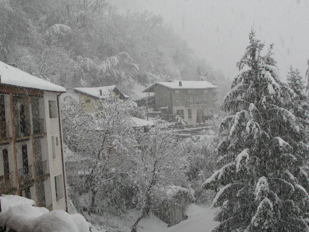 Locanda Del Pittore Arcumeggia Bagian luar foto