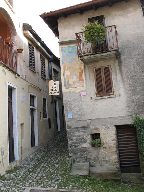 Locanda Del Pittore Arcumeggia Bagian luar foto