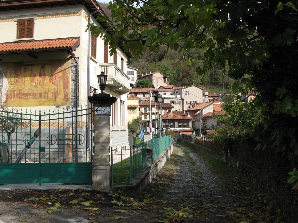 Locanda Del Pittore Arcumeggia Bagian luar foto