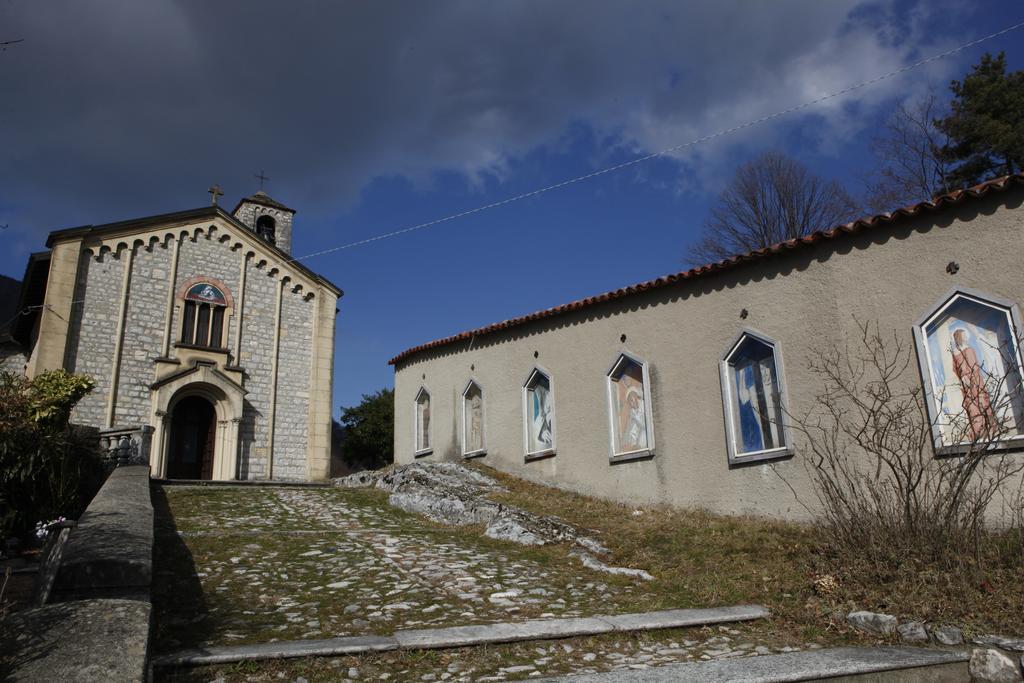 Locanda Del Pittore Arcumeggia Bagian luar foto