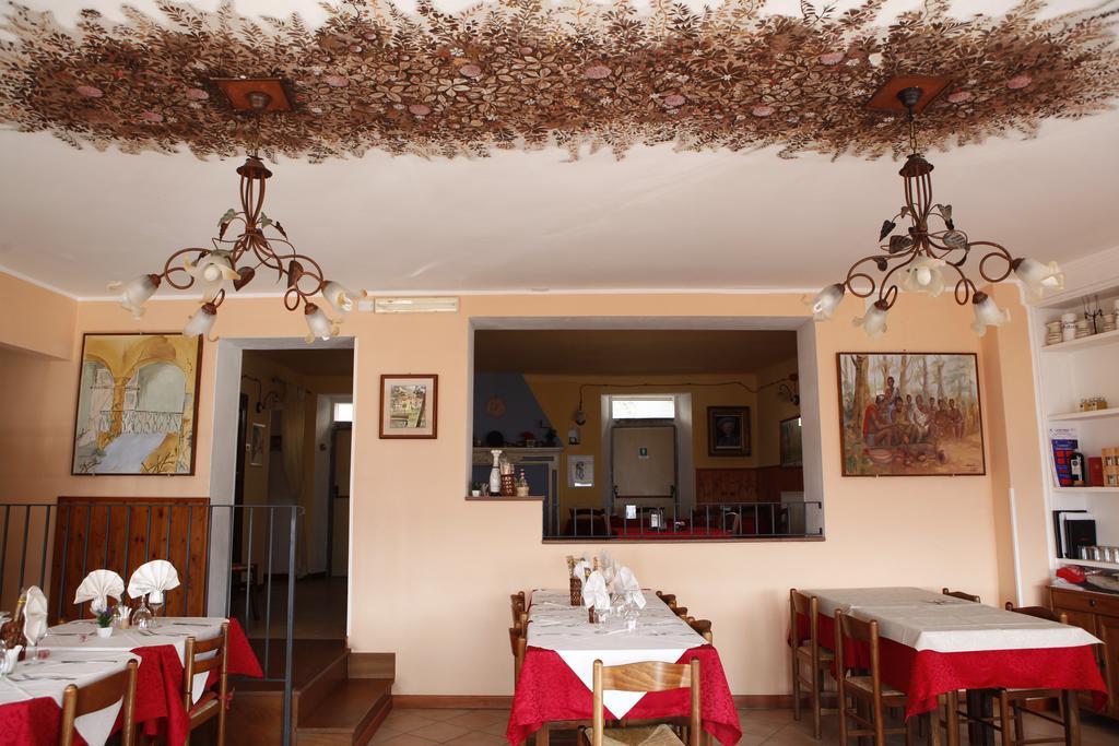 Locanda Del Pittore Arcumeggia Bagian luar foto